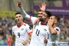 ‘디펜딩 챔피언’ 카타르, 亞컵 첫 16강 팔레스타인 사냥 나선다…선발 라인업 발표 [아시안컵]