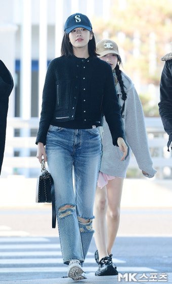 안유진 ‘청바지가 찰떡’