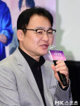 M.K사진관 | ‘야한 사진관’ 연출한 송현욱 감독