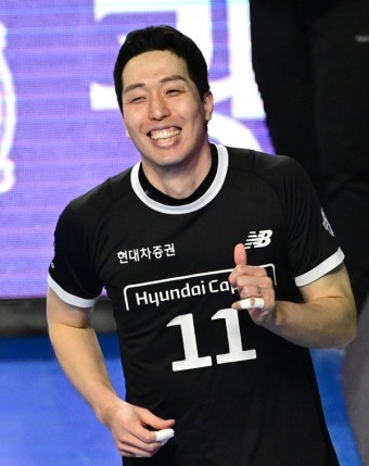‘천안에 기적이 왔다’ 최하위 걱정하던 현대캐피탈, 150분 넘는 혈투 끝에 OK 꺾고 봄배구 막차 탑승…21일 안산서 준PO [MK천안]