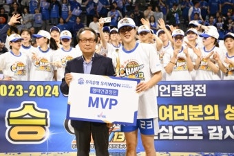 ‘2회 연속 파이널 MVP’ 김단비가 위성우 감독 끌어안고 한 말은? “감독님 우리 우승 그만해요” [MK인터뷰]