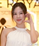 ‘순백의 여신’ 이나연, “‘환승연애’ 미녀, 이 구역 정리하러 왔어요...도시적인 매력 발산”