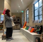 김지수, ‘51세 초동안’ 봄꽃보다 예쁜 미소!... ‘행복이 입에 걸렸네’