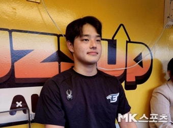 “나는 다음에 이기면 통산 10승인데…” 100승 도전하는 류현진에 존경심 드러낸 문동주 [MK창원]