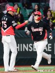 타이거즈 ‘문학 소년’ 데뷔 첫 3G 연속 홈런&5타점…KIA, SSG 11-3 대파로 전날 끝내기 패배 설욕 [MK문학]