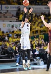 창원에 뜬 ‘슈퍼문’ 신들린 3점슛 세례에 ‘송골매 군단’이 무너졌다 [KBL PO]