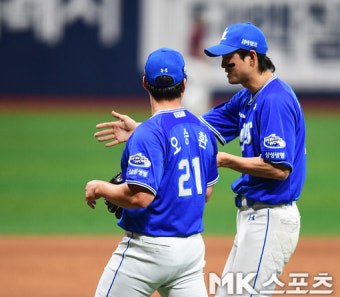 구자욱 ‘끝판대장님, 제가 모시겠습니다’ [MK포토]