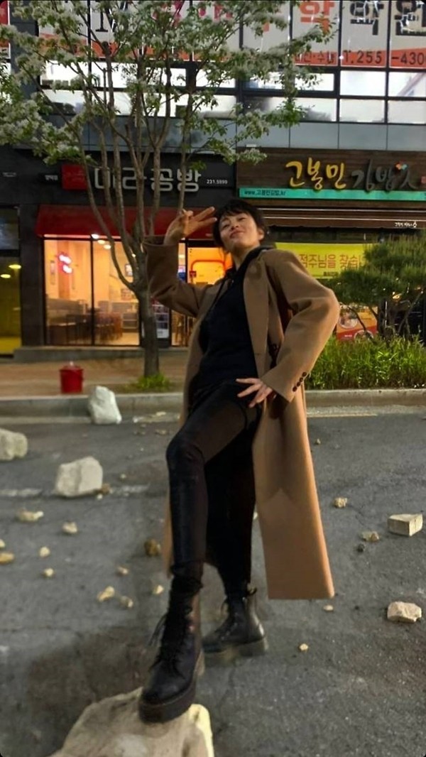 드라마 트리거 주연 배우 김혜수와 정성일, 새로운 케미로 관심 모으며 촬영 현장서 전문성 발휘중!