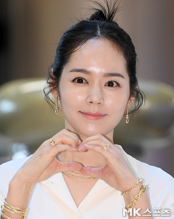 한가인 ‘여신의 하트’
