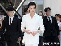 연준 등장에 보디가드 총출동