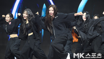 트리플에스 24인조 완전체 어셈블 타이틀곡 ‘Girls Never Die’ 무대