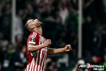 ‘그리스의 자존심’ 올림피아코스, 피오렌티나와 결승서 연장 혈전 끝 승리…99년 만에 UEFA 대회 첫 우승 [컨퍼런스리그]