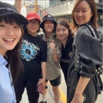 “남편 대신 이렇게 지내요” 공효진, ❤️케빈 오 빈자리 지인들과 오버사이즈룩 나들이