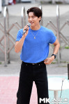 박제업, ‘가만히 서 있어도 화보’