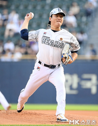 두산 곽빈 ‘승리 위해’ [MK포토]