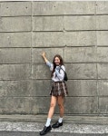 손담비, 리즈시절 미모 보이네! 미니스커트 입고 학생 같은 청순 프레피룩