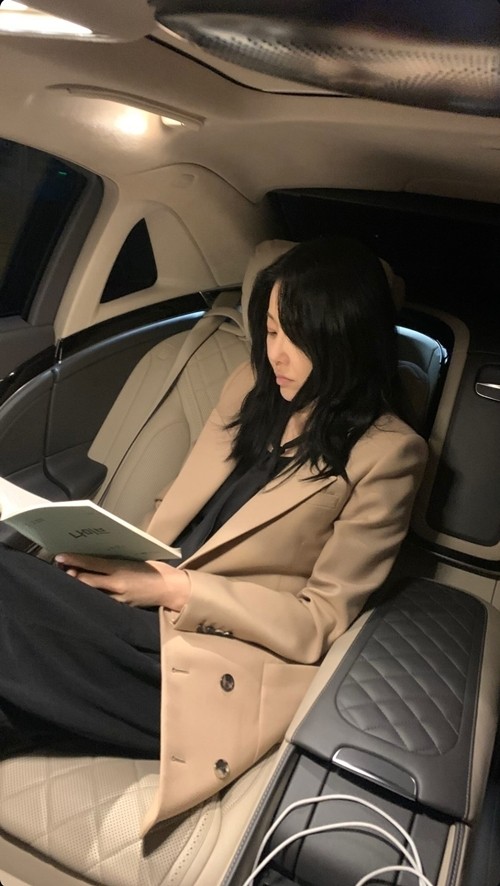 고현정과 려운의 눈빛이 빛나는 나미브, 12월 23일 첫 방송 예정