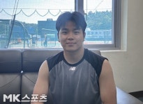 “프로는 결과로 말한다” 15홀드&연봉 140%↑기쁨도 잠시…ERA 6.40 부진→허리디스크 말소, 23세 필승조는 이유를 찾았다 [MK익산]