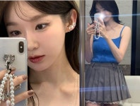 강민경, 온통 파랑파랑 나도 파랑! 여리여리 ‘직각 어깨’ 니트탑-플리츠스커트룩