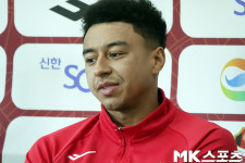 ‘맨유에서 전세기’ 타고 다녔던 린가드, 한국 도착 후 첫마디? “FC 서울 게이트가 어딘가요?” [MK인터뷰]