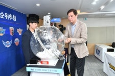 트레이드 통해 3순위 지명권 품은 DB, 이흥섭 사무국장의 바람 “삼성과 윈-윈 및 긍정적 영향 기대” [MK신사]