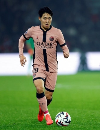 ‘2골 1도움’ 이강인 미친 활약! PSG, 앙제 원정 전반 4-0 리드…시즌 5·6호 골 신고 [리그앙]