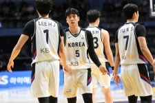 ‘호주 커리’ 굴딩에 제대로 당한 ‘안준호호’ 대한민국, 강호 호주에 23점차 대패…이우석·이현중·변준형 분전