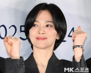 송혜교, “얼마나 노력했길래” 비흡연+유니아 수녀 → 6개월 흡연+강동원 신뢰, 완벽한 검은 수녀들