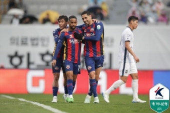 올 시즌 최고 명승부! ‘종료 직전 극장골’ 수원 FC, 개막 8경기 만에 첫 승···‘홈 김천전 3-2 역전승’ [MK수원]