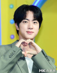 방탄소년단 진 ‘심쿵 손하트’ [MK포토]