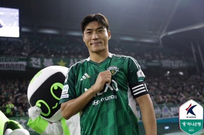 전북 현대, 김천 상무 꺾고 17연승! 콤파뇨 멀티골로 리드 확대