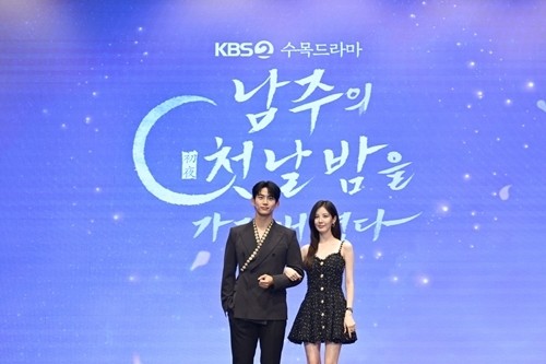 옥택연, KBS2 드라마 남주의 첫날밤을 가져버렸다 종영 소감 전해, 판타지·로맨스 결합한 작품으로 시청자 여운 남아.