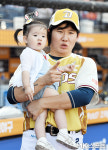 박민우 ‘붕어빵 딸 하솜공주와 함께’ [MK포토]