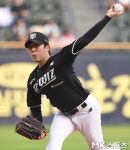 KT 오원석 ‘역투’ [MK포토]