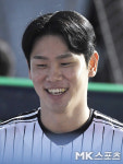 안타 홍창기 ‘미소 가득’ [MK포토]
