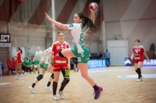 헝가리 핸드볼, 화력 대폭발 교리 아우디, 두나우이바로시 완파하고 12연승 질주