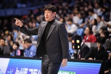 허무한 45점차 대패, 양동근 현대모비스 감독은 웃었다…“함지훈의 은퇴 발표가 영향이 있었을까요?” [MK고양]