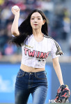 트리플에스 김채연 ‘상큼 시구’ [MK포토]