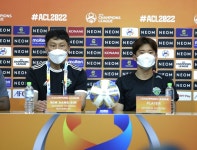 복수 성공+선두 김상식 감독, 전북은 K리그 챔피언이다