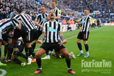 [epl.review] 혼돈의 4위권 뉴캐슬, 맨유 2-0 제압...5위→3위 도약