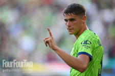 유럽대항전 실패 토트넘, 수비 대수술 예고...분데스 젊은 센터백 관심→반 데 벤과 접촉 중