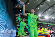 유럽대항전 실패 토트넘, 수비 대수술 예고...분데스 젊은 센터백 관심→반 데 벤과 접촉 중