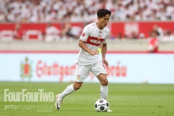 [bundes.review] 정우영 친정팀 상대로 1도움→63분 소화...슈투트가르트, 프라이부르크에 5-0 대승