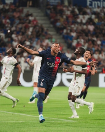 [ligue1.review] 완벽히 살아난 PSG...이강인 부상 속 '음바페 멀티골+전반 4득점' 폭발! 리옹 4-1 격파→2위 도약+2연승