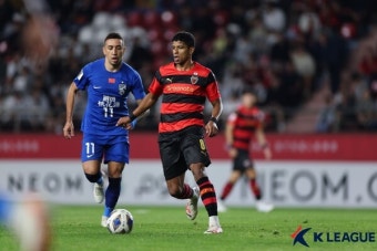 [acl.review] '제카 역전골+멀티골 폭발!' 포항, '퇴장' 우한에 3-1 승리...조 2연승+1위 유지