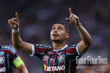 리버풀, 중원 보강은 계속...브라질 국대 18개월 동안 관찰 중