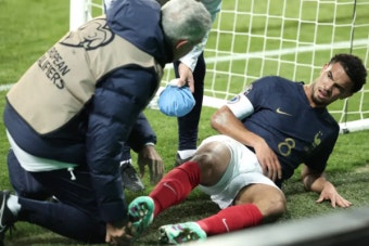 PSG 비상! 프랑스 최연소 '데뷔전+데뷔골' 이강인 동료...득점 직후 곧바로 부상 교체→올해 결장