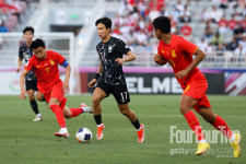 [442.review] 위기도 있었지만...'이영준 멀티골+2경기 연속골' 대폭발! 한국, 중국 2-0 격파→8강 보인다