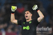 월드컵+코파 위너의 선방 비결은 테디 베어? 어딜 가든 가지고 다녀 