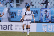 [k2.star] 2009년생이 K리그에 등장했다...'16세 11개월 7일' 안주완, K리그2 최연소 데뷔! 박승수 넘었다